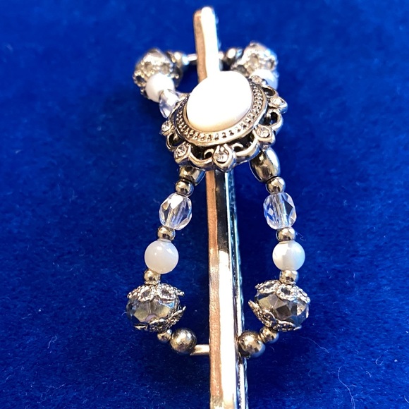 HAIR CLIPS BY LILLA ROSE INC - Picture 2 of 6